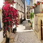 Bettamino Otranto, Porta D'oriente Daire *
