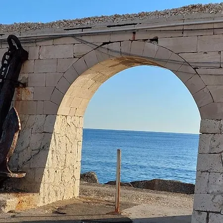 Bettamino Otranto, Porta D'oriente * Otrante